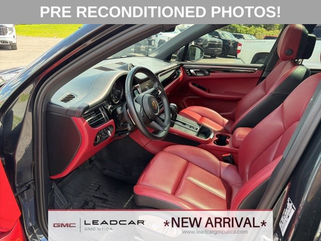 Used 2023 Porsche Macan Turbo AWD/4WD image 27
