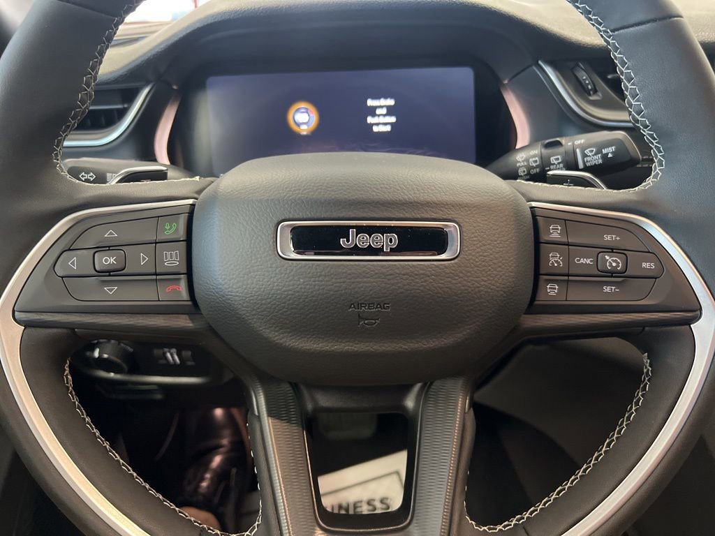 New 2025 Jeep Grand Cherokee Altitude image 8