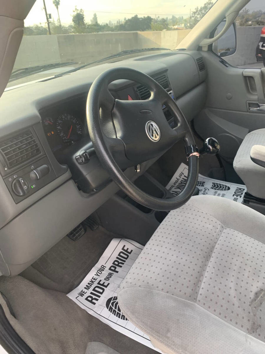 Used 2002 Volkswagen Eurovan MV image 14