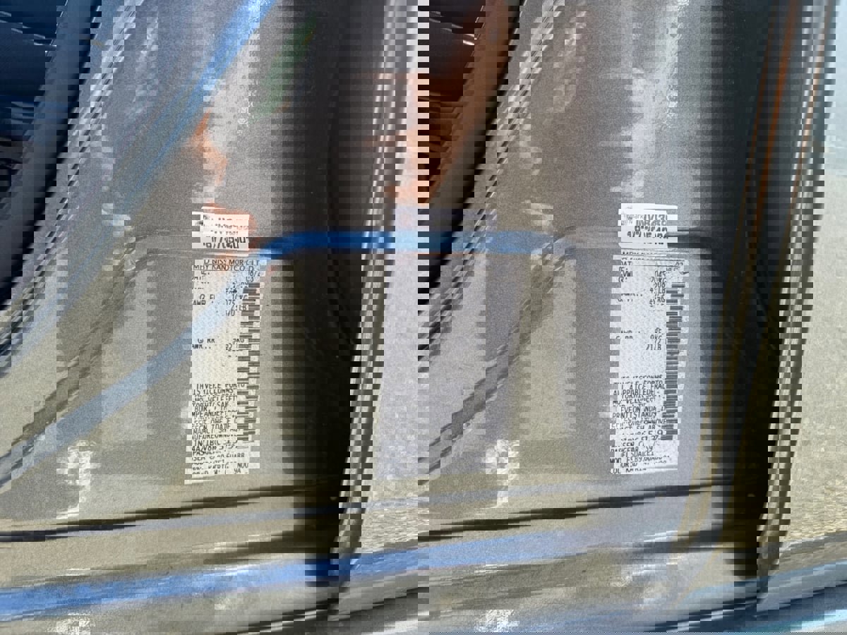 Used 2024 Nissan Leaf S image 20