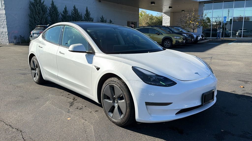Used 2023 Tesla Model 3 Standard Range image 2