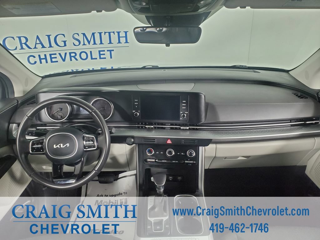 Used 2024 Kia Carnival LX FWD image 19