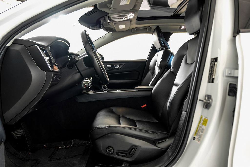 Used 2022 Volvo S60 B5 Inscription image 4