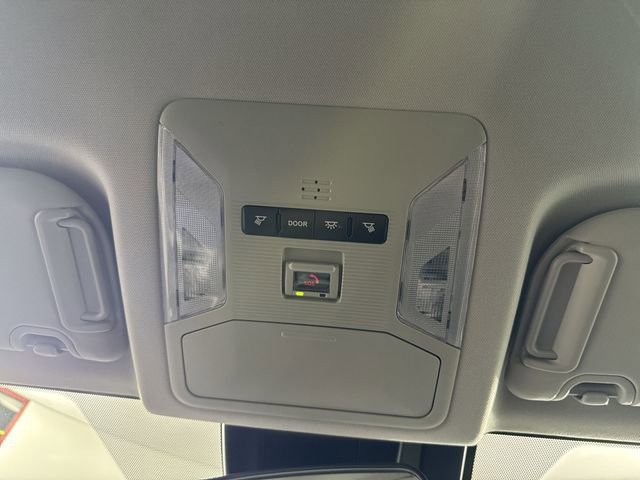 Used 2021 Toyota RAV4 XLE image 10