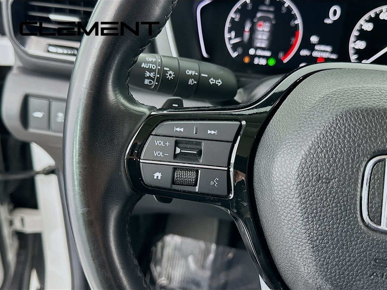 Used 2025 Honda Pilot EX-L image 16
