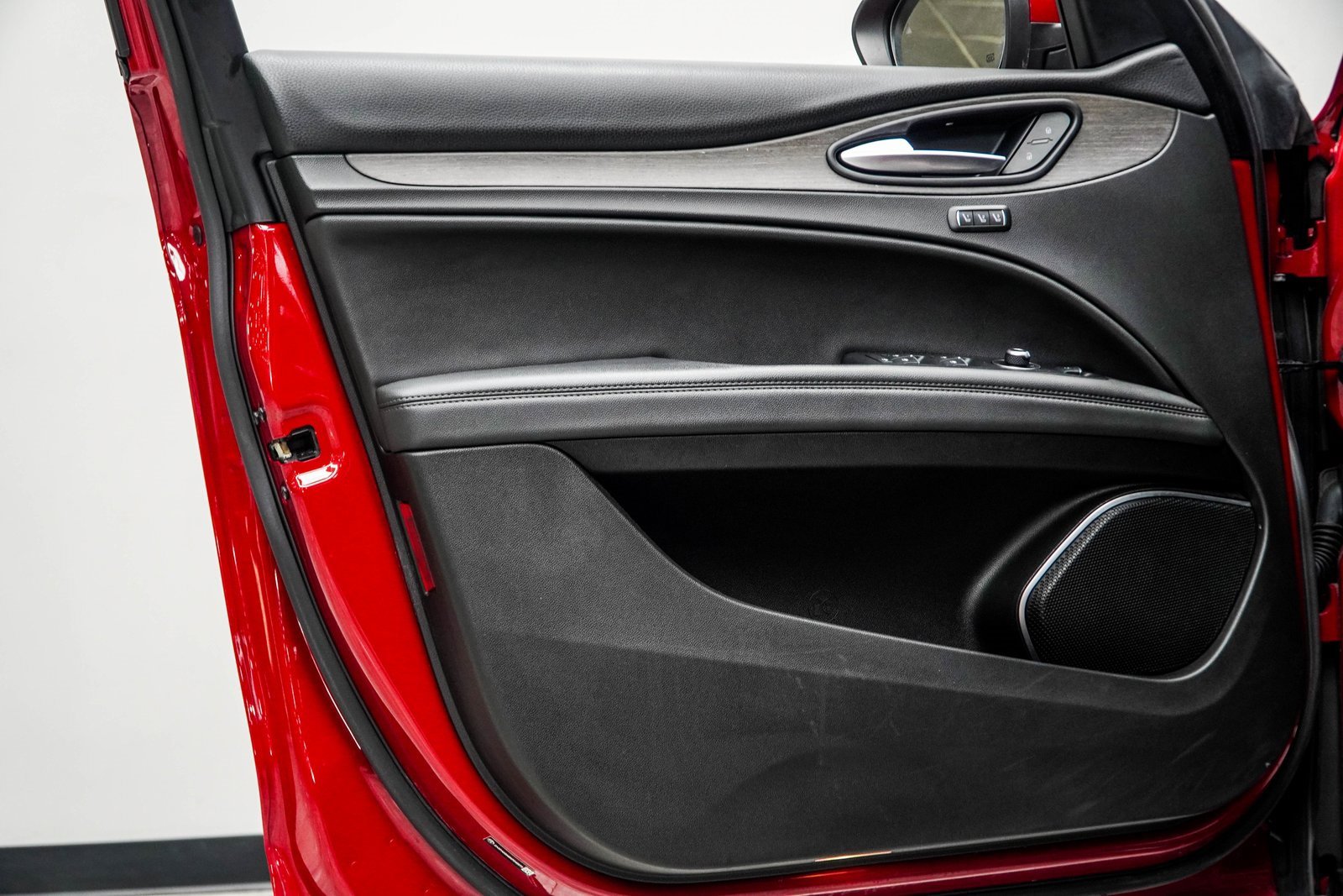 Used 2022 Alfa Romeo Stelvio Ti image 29