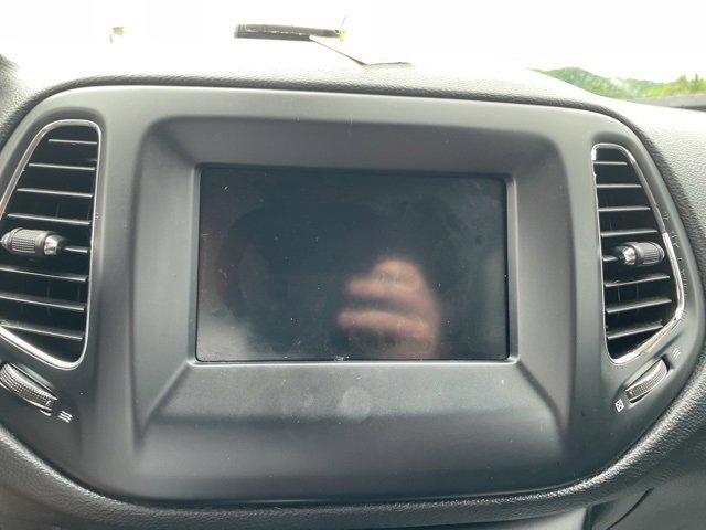 Used 2020 Jeep Compass Latitude image 16