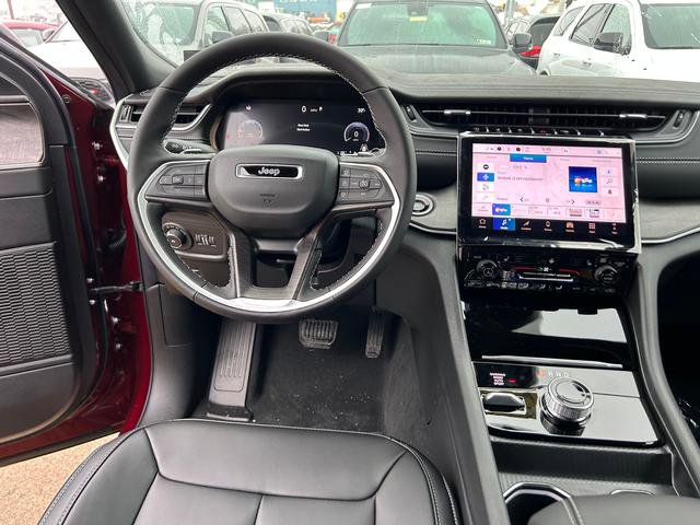 New 2025 Jeep Grand Cherokee Limited w/ Trailer Tow Package image 11