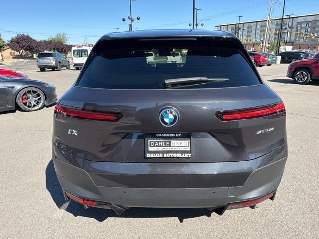 Used 2023 BMW iX xDrive50 w/ Premium Package AWD/4WD image 6
