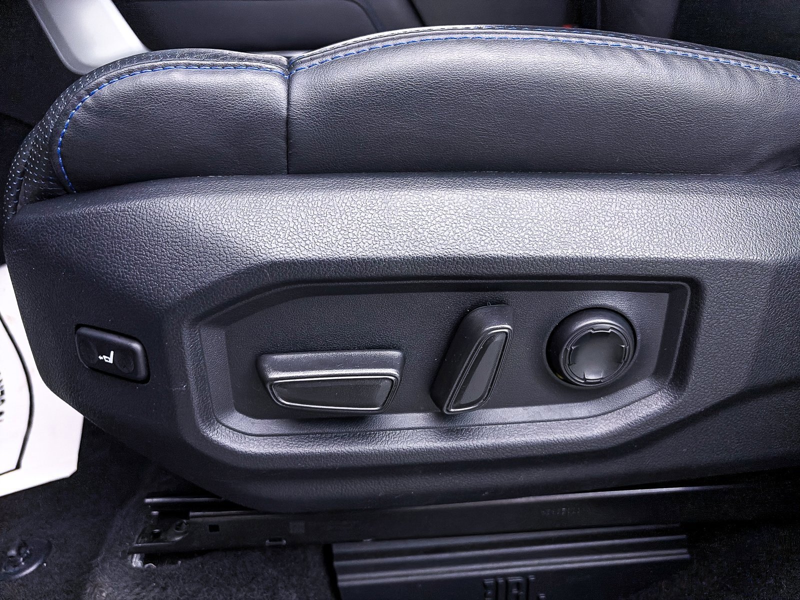 Used 2024 Toyota Tundra Platinum w/ TRD Off-Road Package image 21