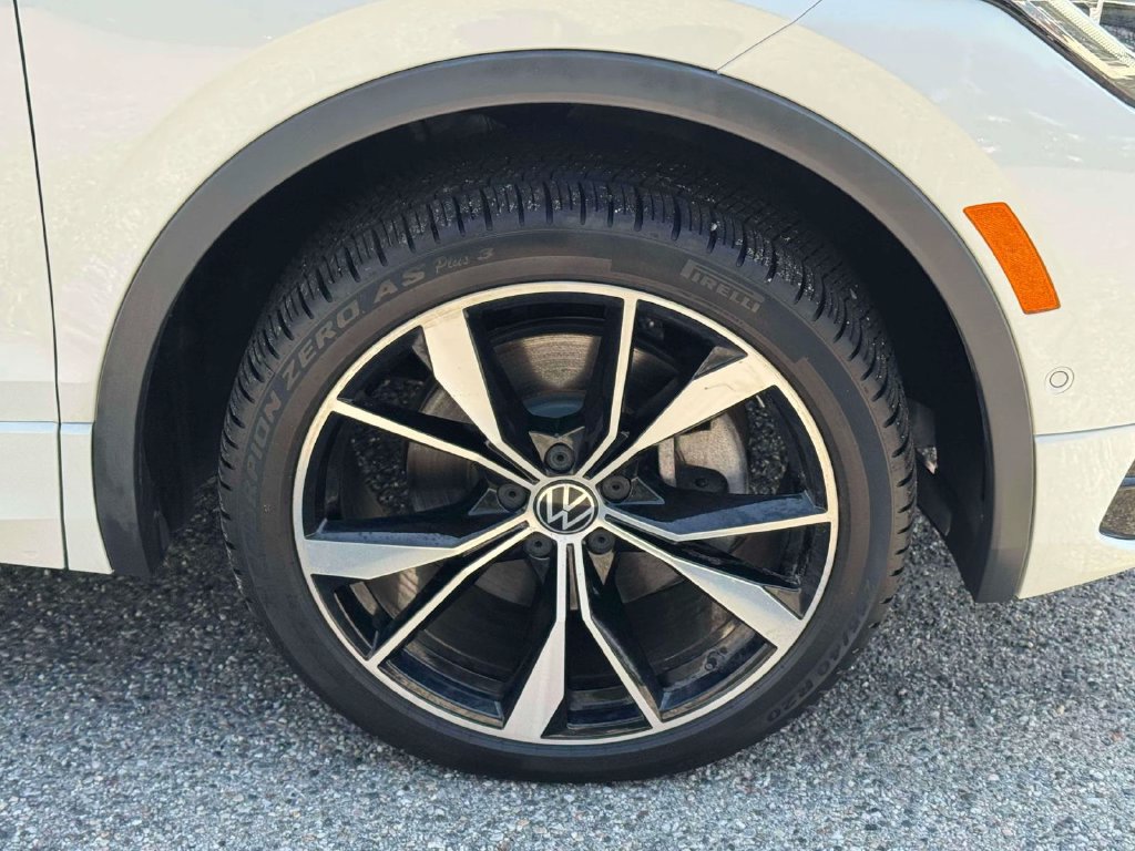 Used 2023 Volkswagen Tiguan SEL R-Line AWD/4WD image 9