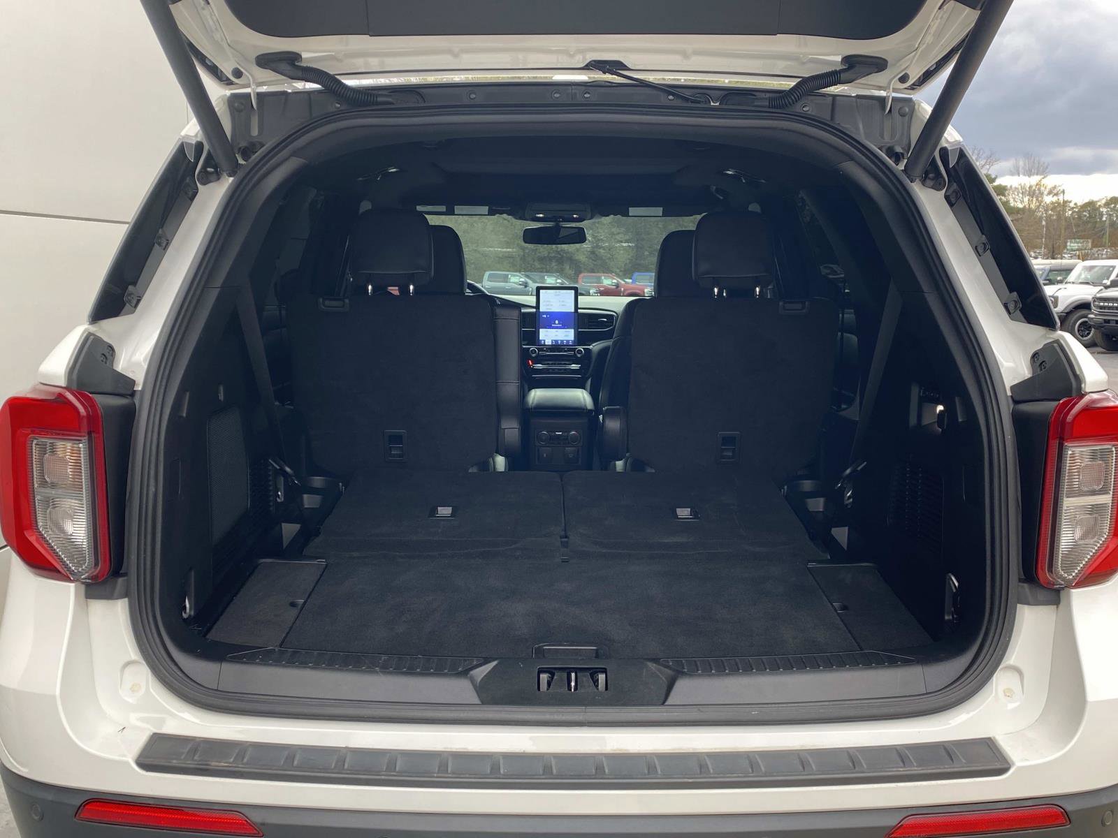 Used 2023 Ford Explorer ST w/ Equipment Group 401A image 7