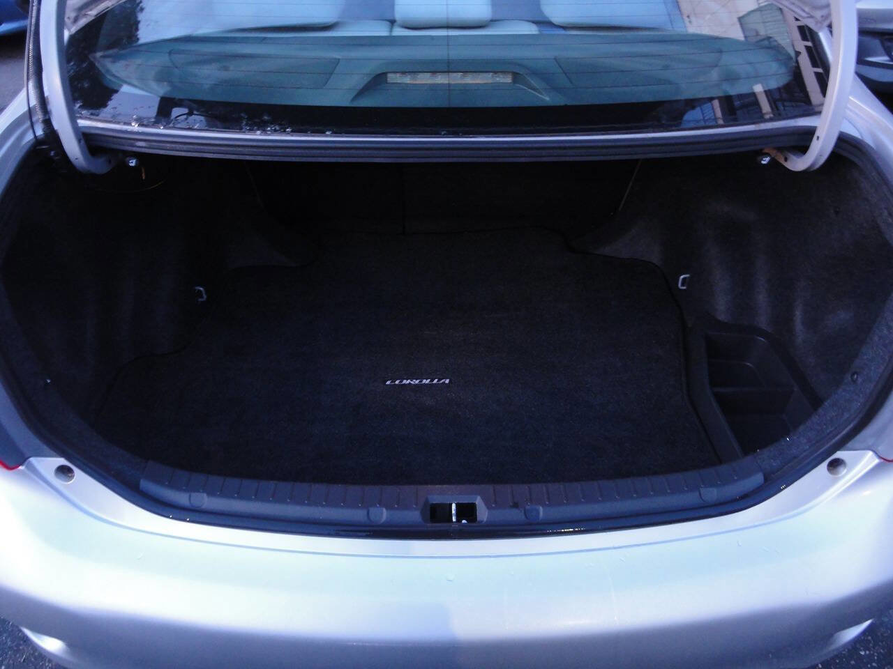 Used 2010 Toyota Corolla LE image 29