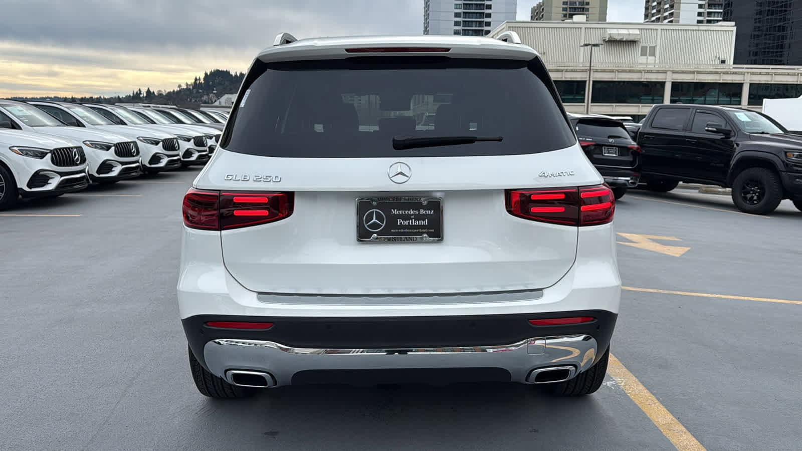 Used 2025 Mercedes-Benz GLB 250 4MATIC image 7