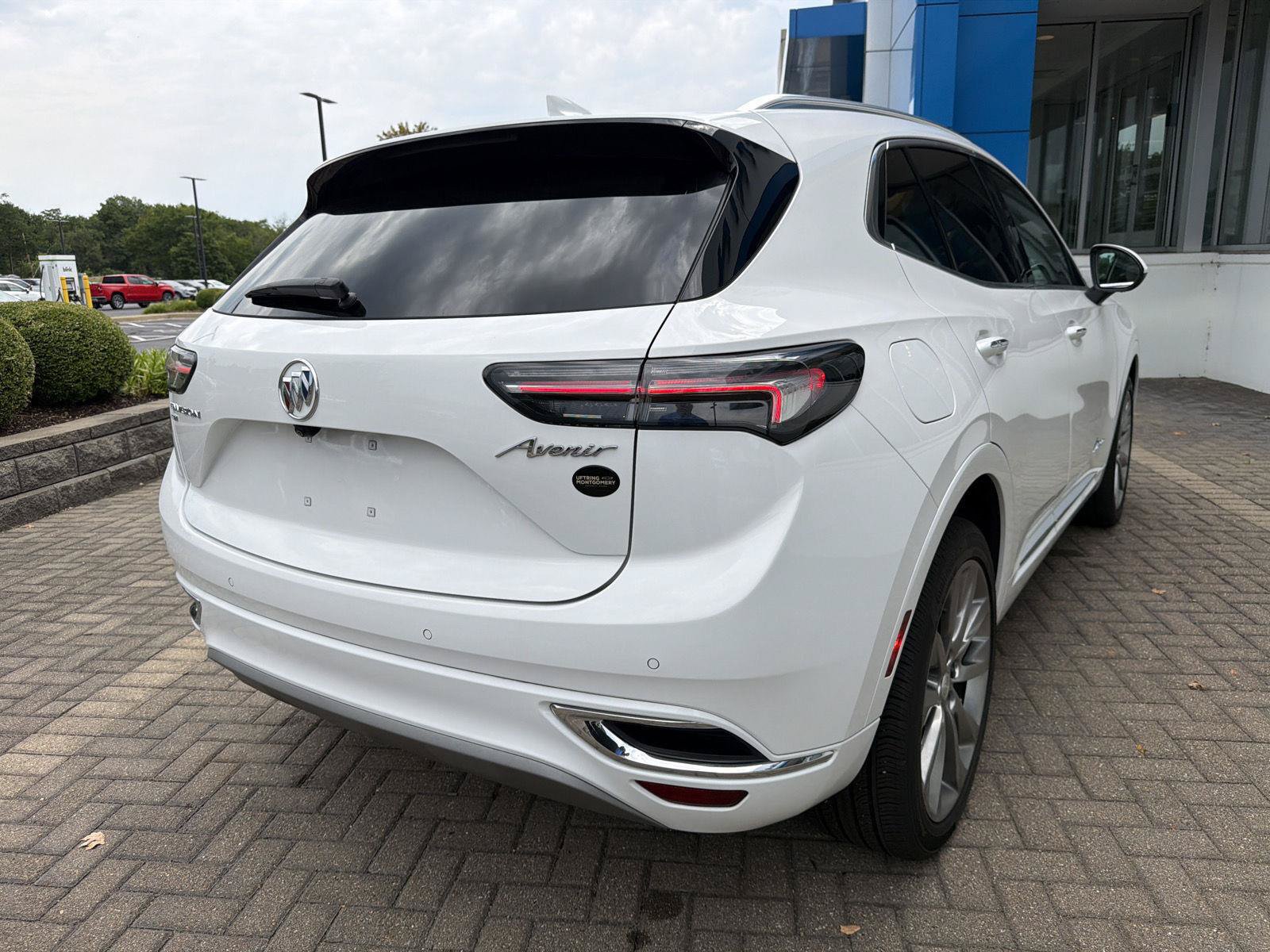 Used 2021 Buick Envision Avenir AWD/4WD image 5