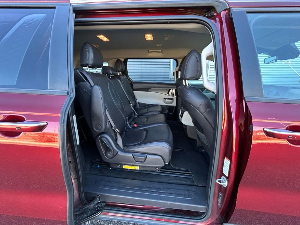 Used 2024 Kia Carnival LX FWD image 56
