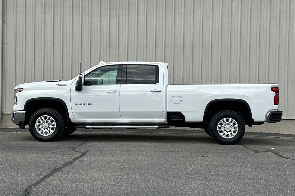 Used 2024 Chevrolet Silverado 3500 LTZ w/ LTZ Convenience Package image 8