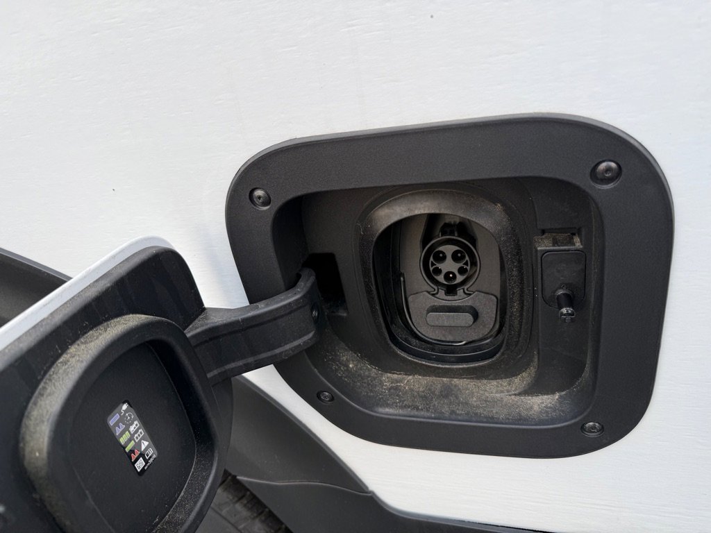 Used 2024 Chevrolet Brightdrop 600 w/ Battery Pack, Max Range image 16