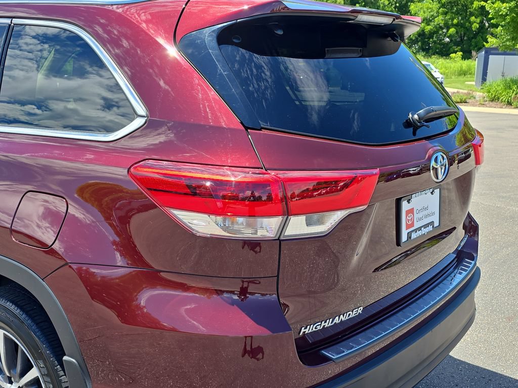 Certified 2019 Toyota Highlander XLE AWD/4WD image 38