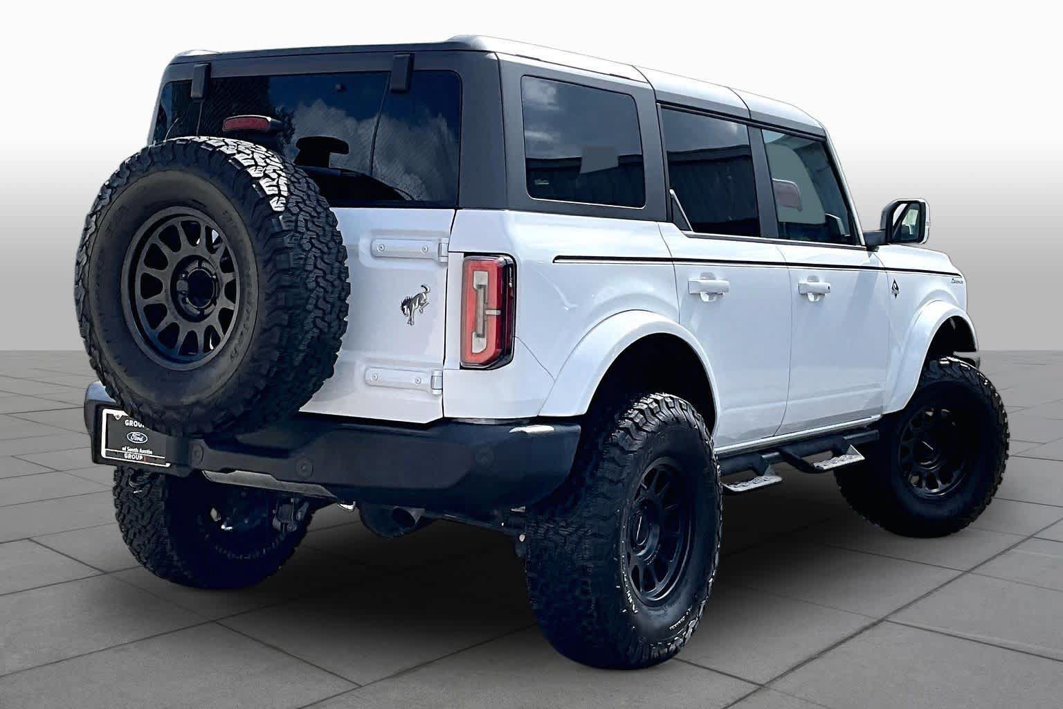 Used 2023 Ford Bronco Outer Banks AWD/4WD image 13