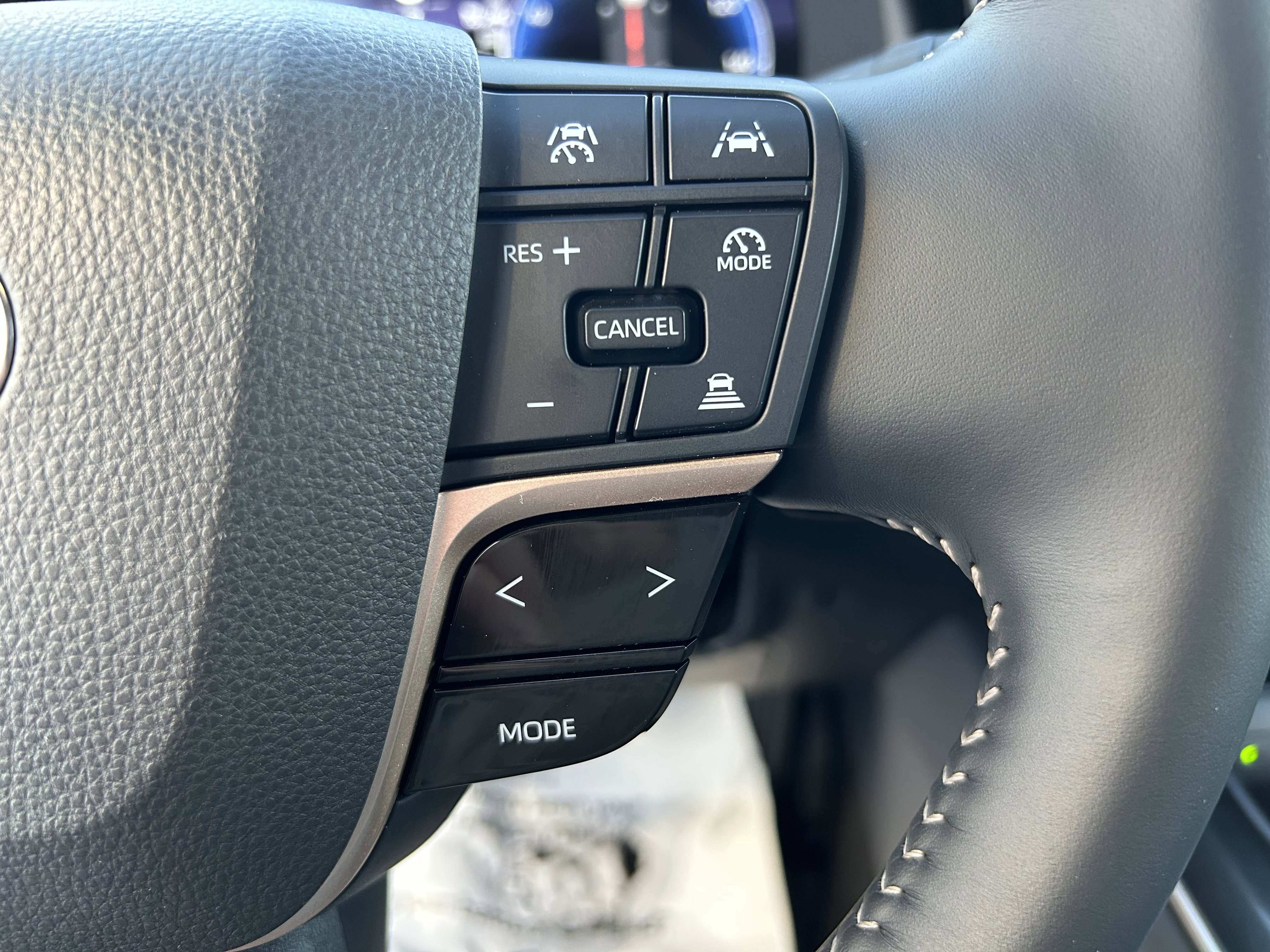 Certified 2025 Toyota Crown Signia AWD/4WD image 27