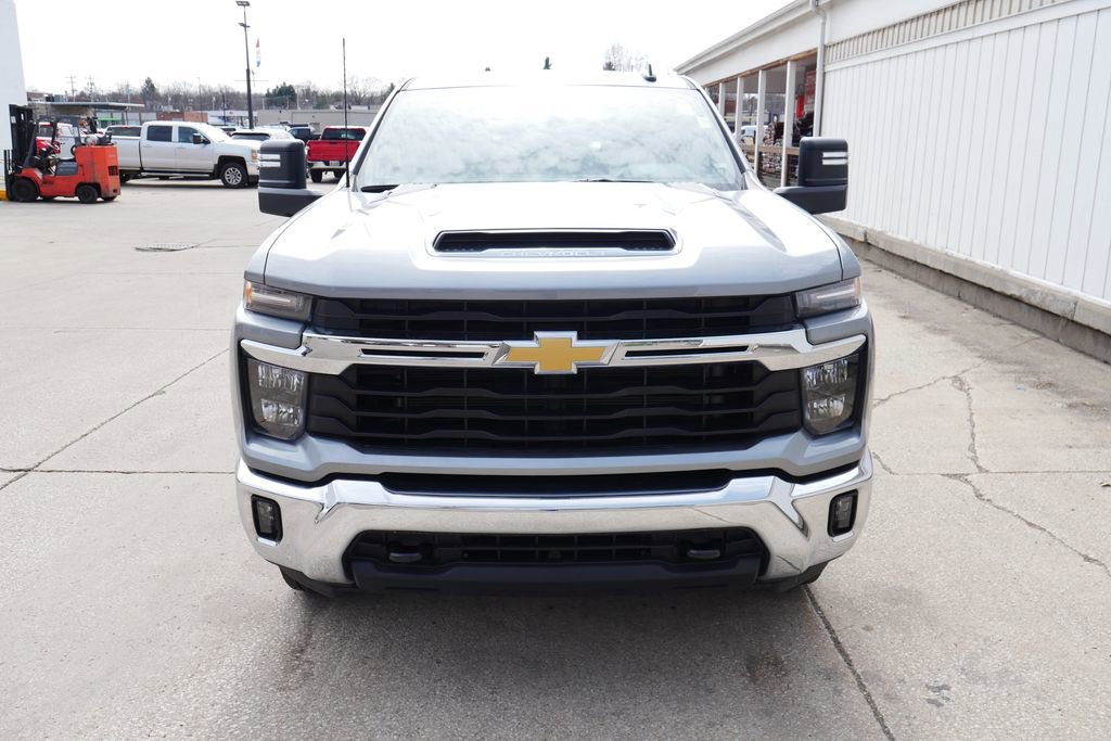 Used 2025 Chevrolet Silverado 2500 LT w/ Convenience Package image 3