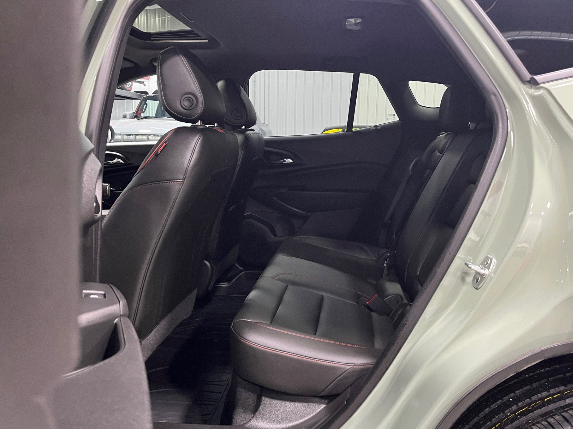 Certified 2024 Chevrolet Trax RS w/ Sunroof Package FWD image 11