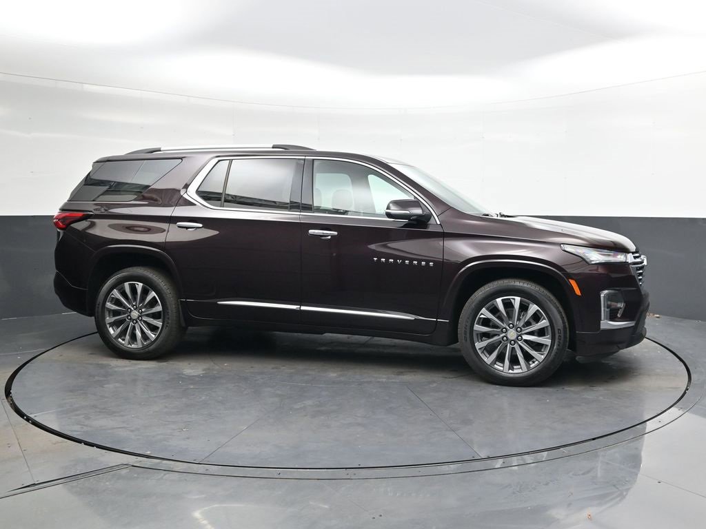 Used 2023 Chevrolet Traverse Premier image 3
