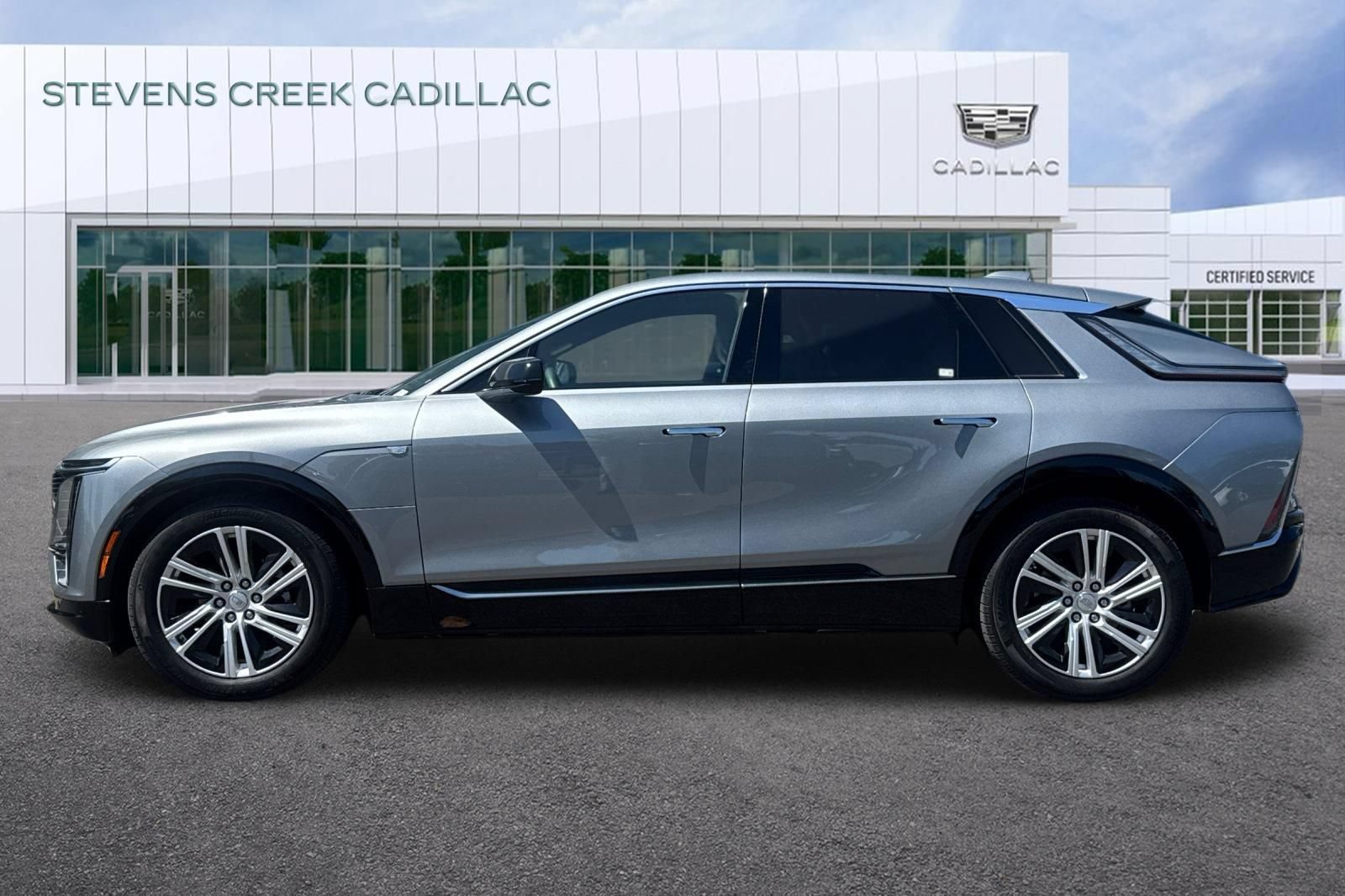 Certified 2024 Cadillac Lyriq Tech RWD image 6