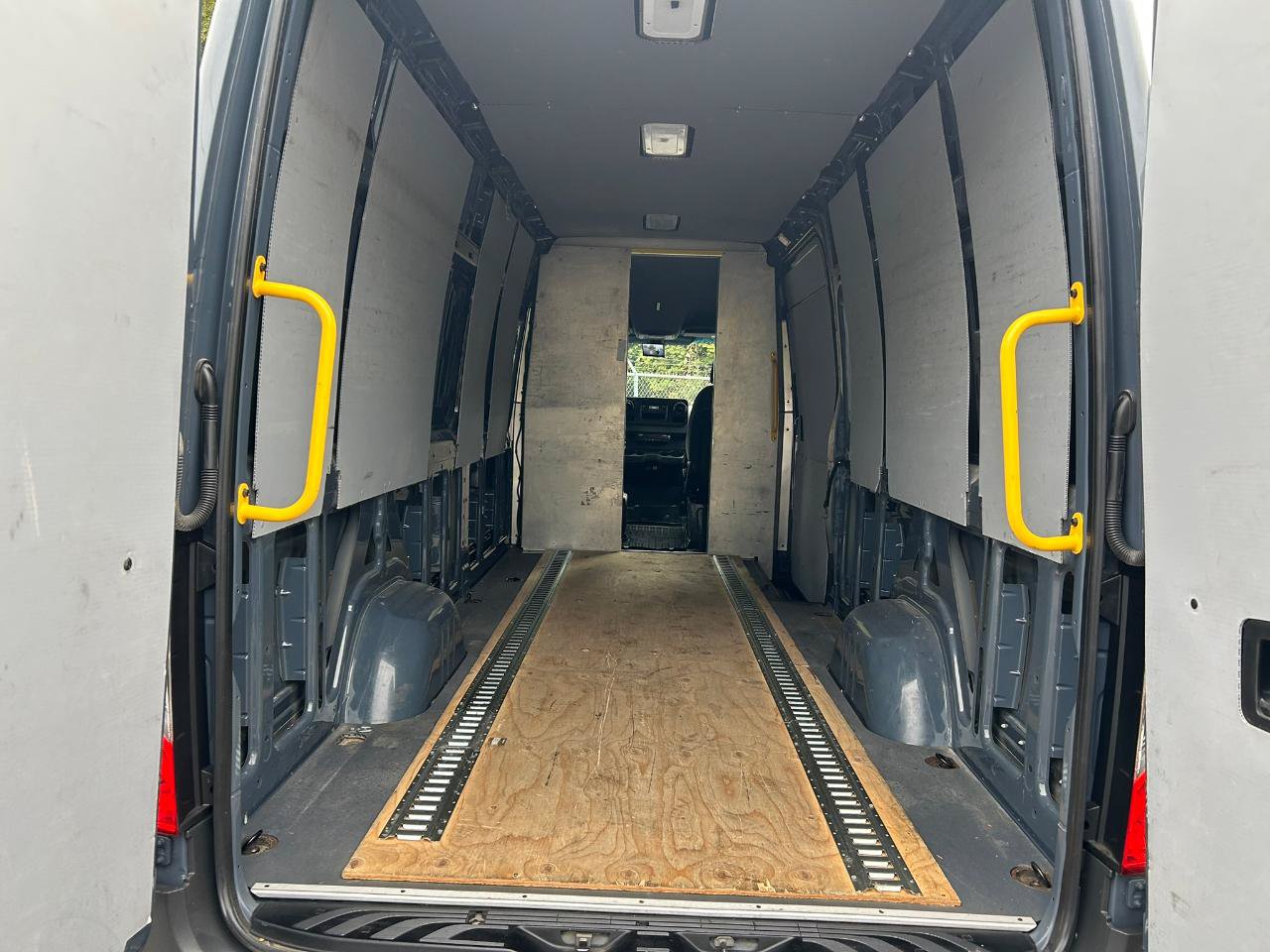 Used 2019 Mercedes-Benz Sprinter 170 image 11