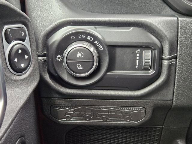 Used 2025 Jeep Gladiator Sport AWD/4WD image 21