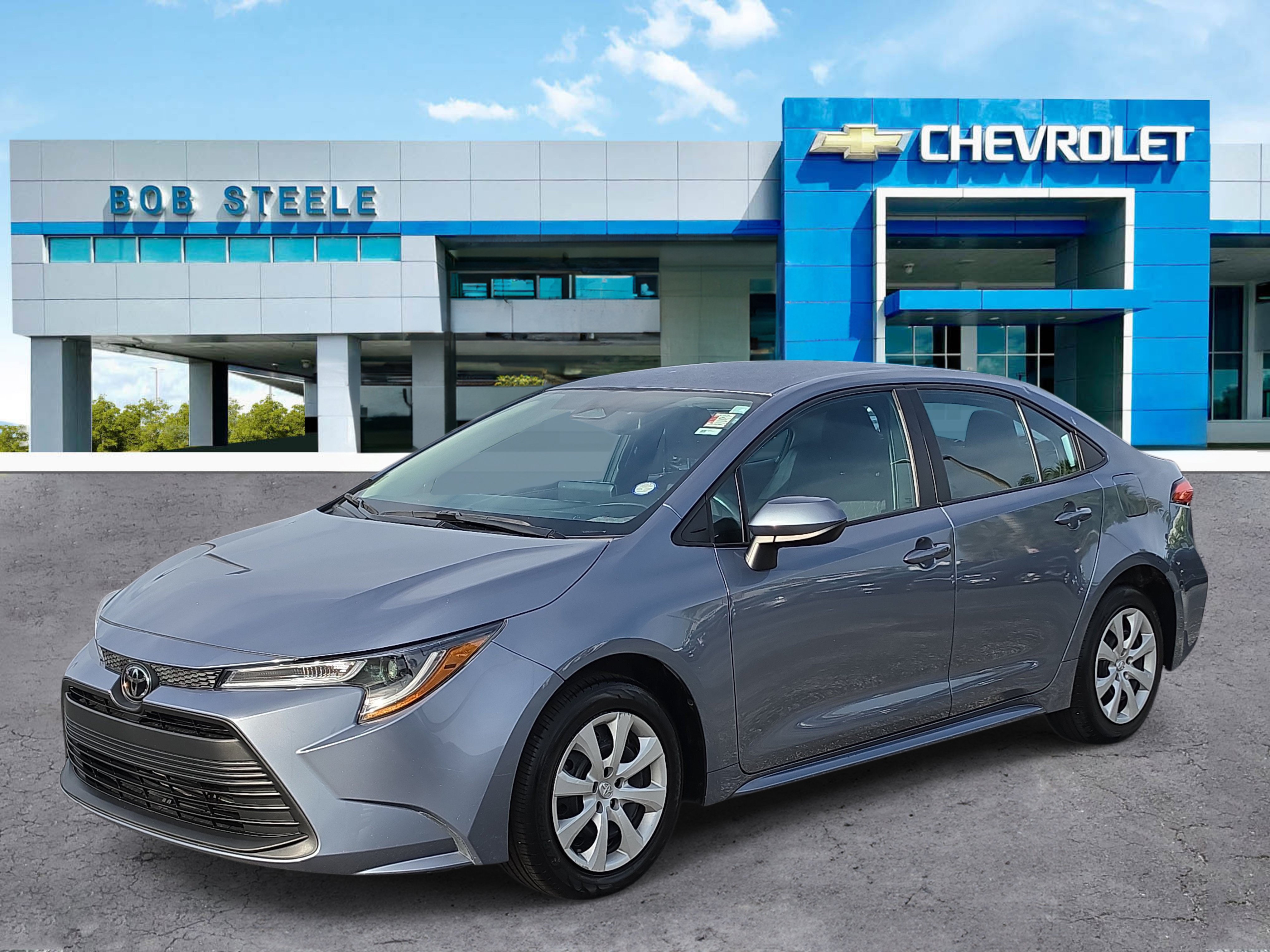 Used 2024 Toyota Corolla LE FWD image 2