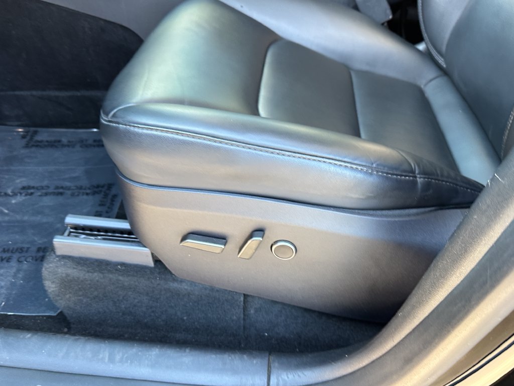 Used 2024 Tesla Model Y Long Range AWD/4WD image 23