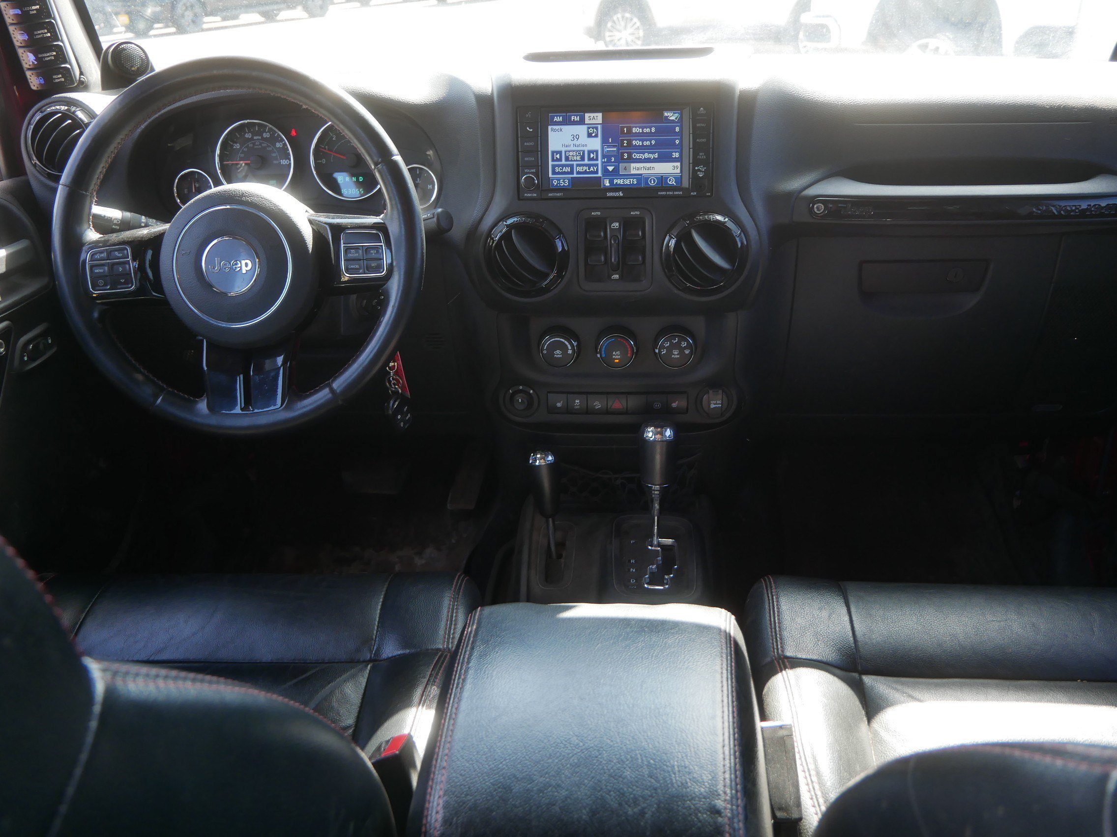 Used 2012 Jeep Wrangler Unlimited Sahara AWD/4WD image 10