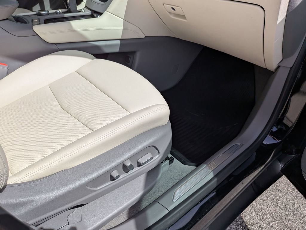 Certified 2023 Cadillac XT5 Premium Luxury w/ Technology Package image 29
