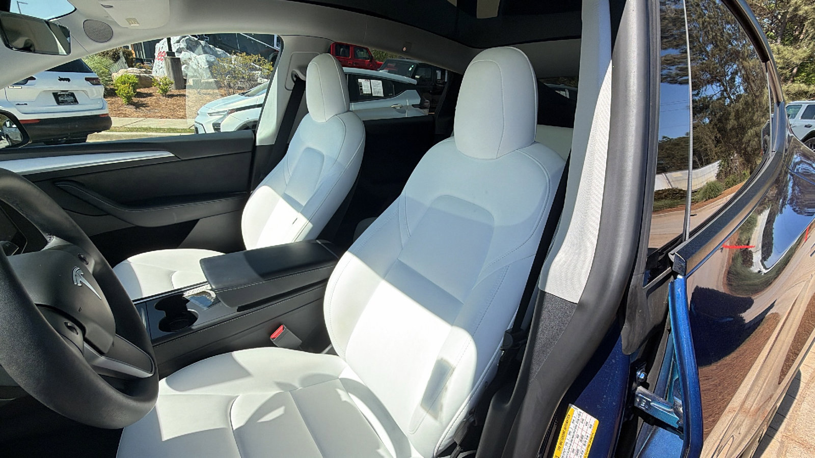 Used 2023 Tesla Model Y Long Range image 17