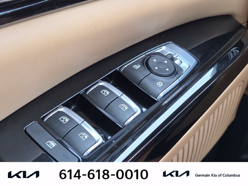 Used 2022 Kia Carnival EX FWD image 25