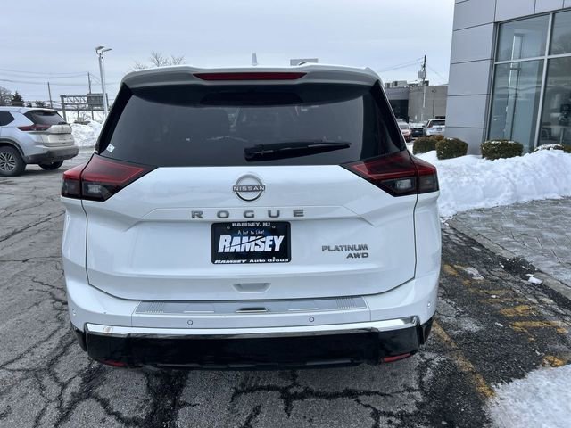 Used 2024 Nissan Rogue Platinum image 7