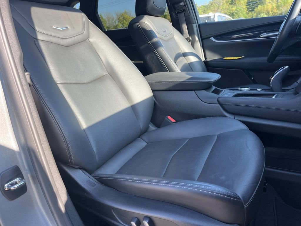 Used 2023 Cadillac XT5 Premium Luxury w/ Technology Package FWD image 30
