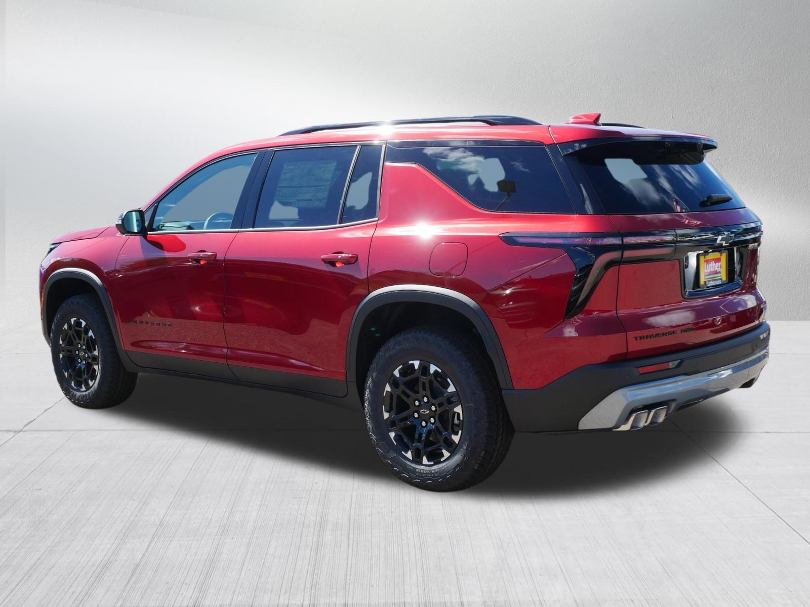 New 2027 Chevrolet Traverse Z71 w/ Enhanced Driving Package AWD/4WD image 2