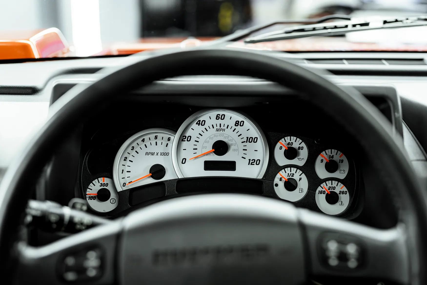 Used 2003 HUMMER H2 Luxury w/ Preferred Equipment Group AWD/4WD image 16