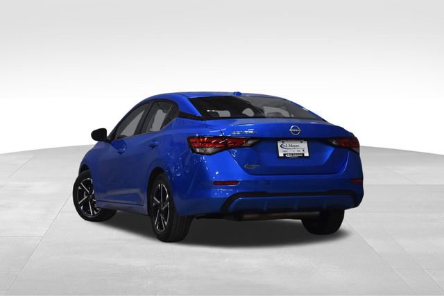 Used 2025 Nissan Sentra SV image 2