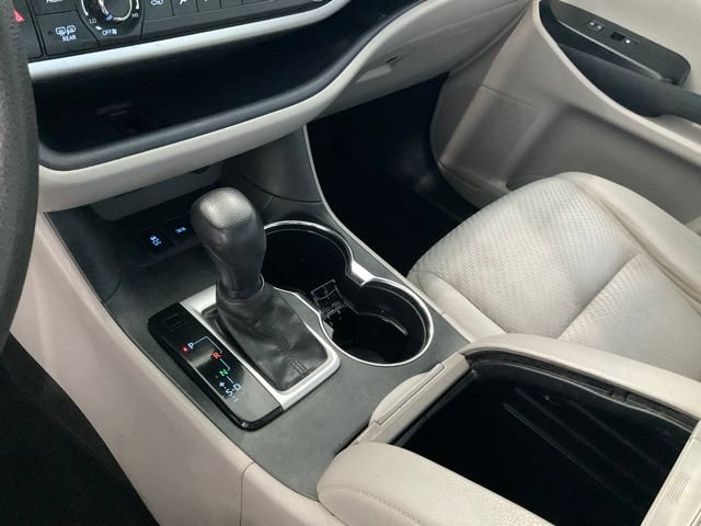 Used 2014 Toyota Highlander LE FWD image 11