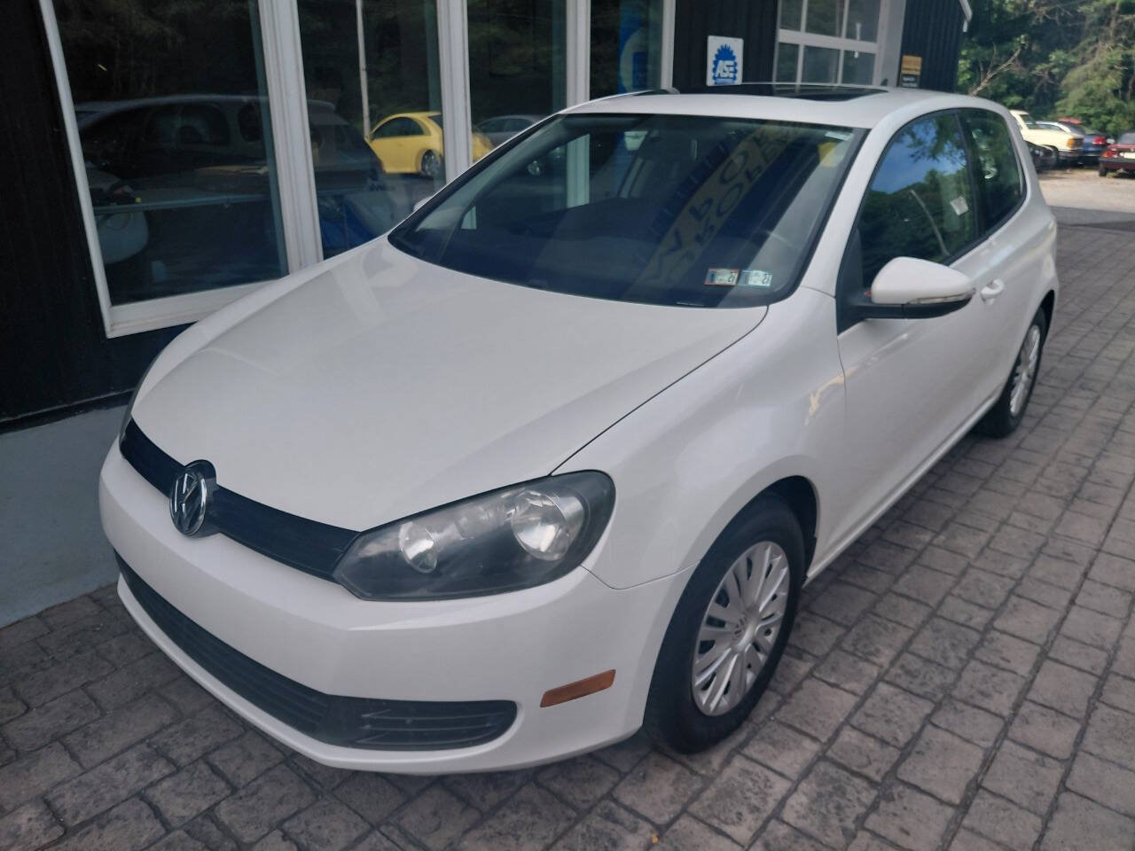Used 2013 Volkswagen Golf 2-Door FWD image 3