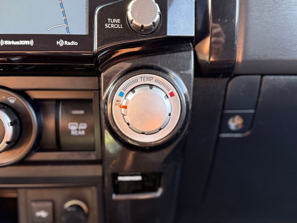 Used 2020 Toyota 4Runner Venture image 19