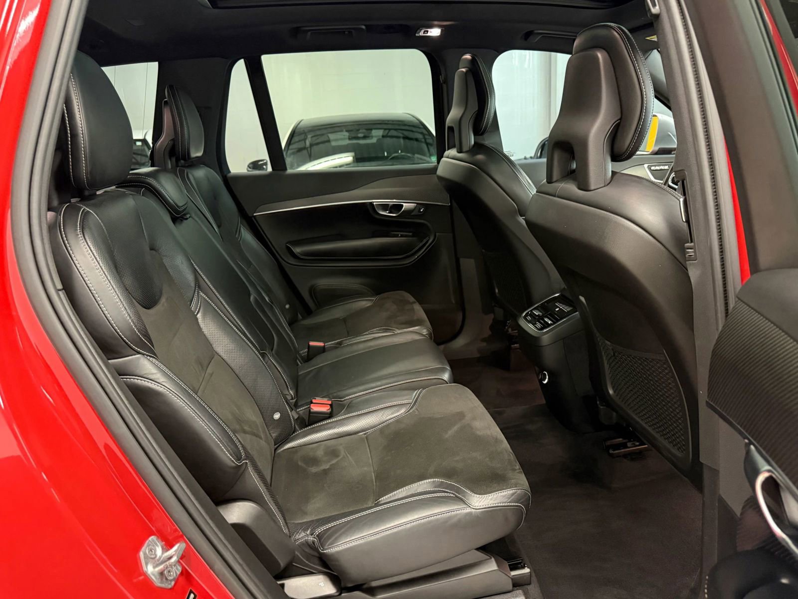 Used 2018 Volvo XC90 T6 R-Design w/ Convenience Package AWD/4WD image 23