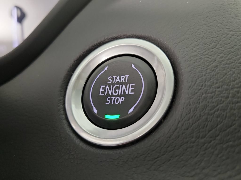 Certified 2023 Cadillac XT4 Luxury FWD image 29