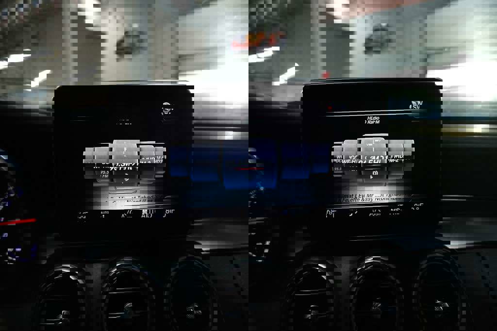 Used 2015 Mercedes-Benz C 300 4MATIC Sedan image 28