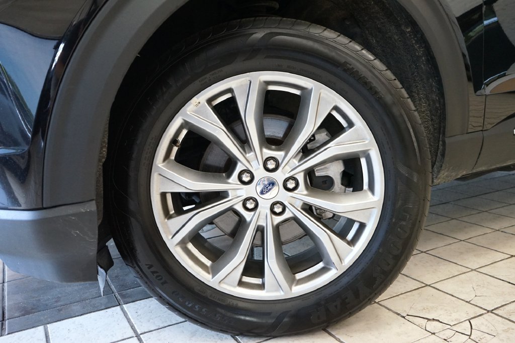 Used 2023 Ford Explorer Limited w/ Equipment Group 301A AWD/4WD image 55