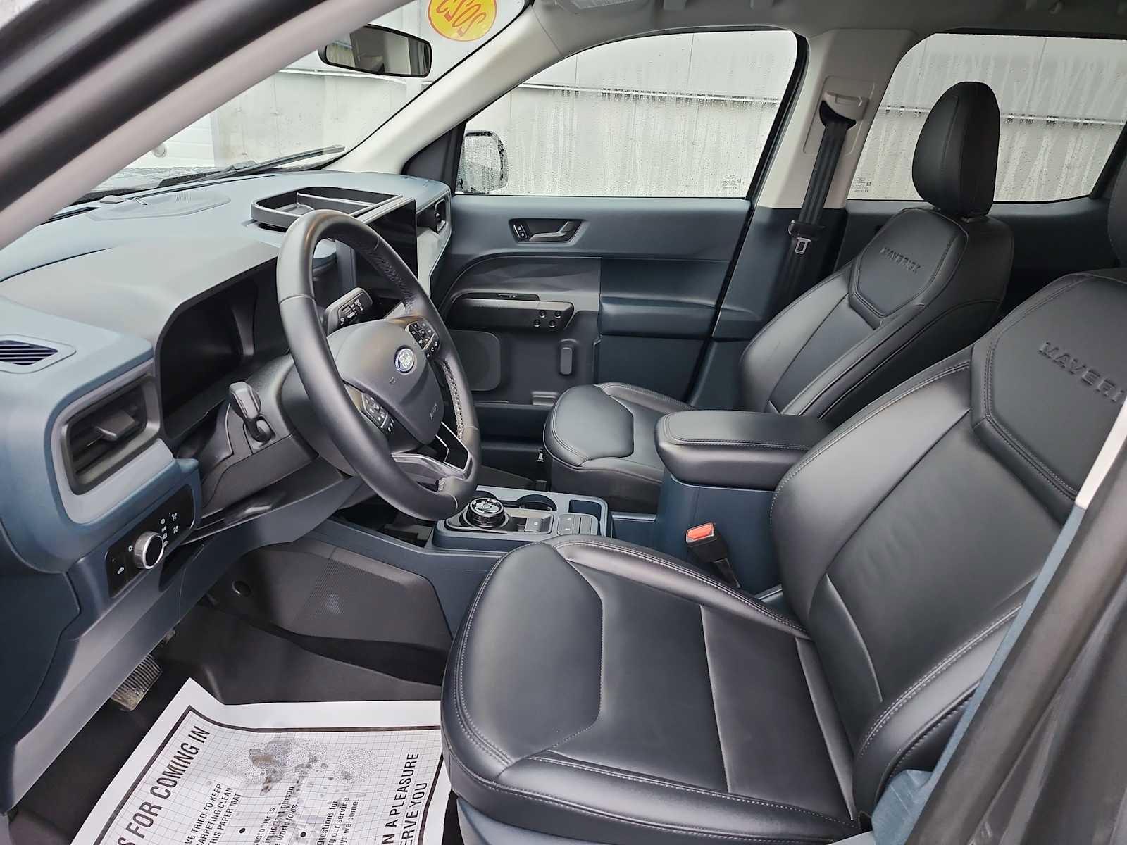 Used 2025 Ford Maverick Lariat w/ Black Appearance Package image 11